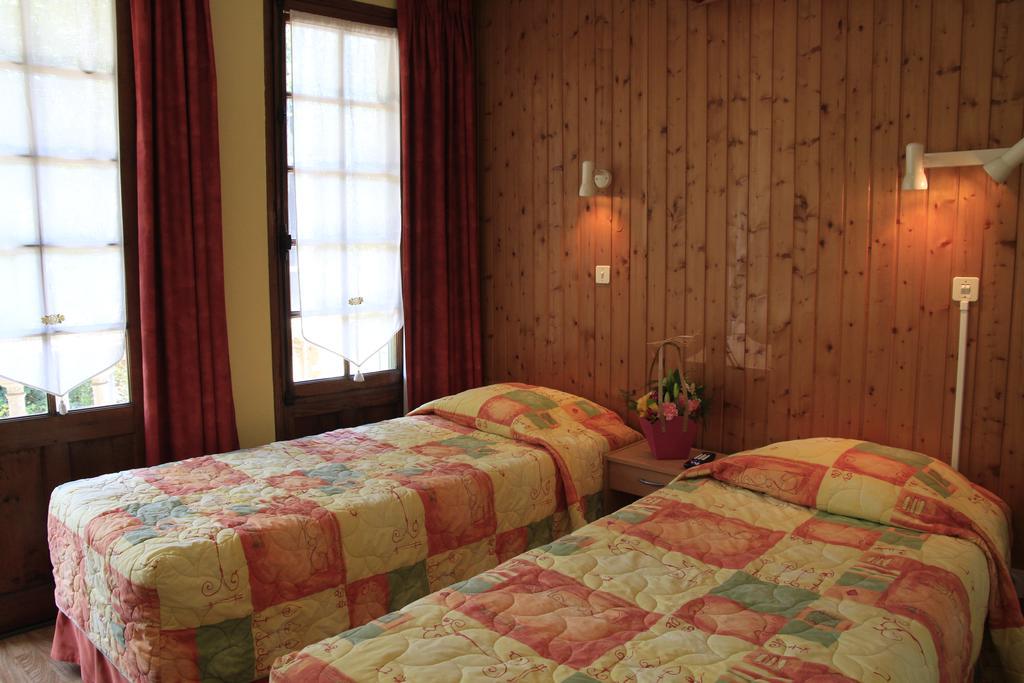 Hotel De La Grotte 엑스레뱅 외부 사진