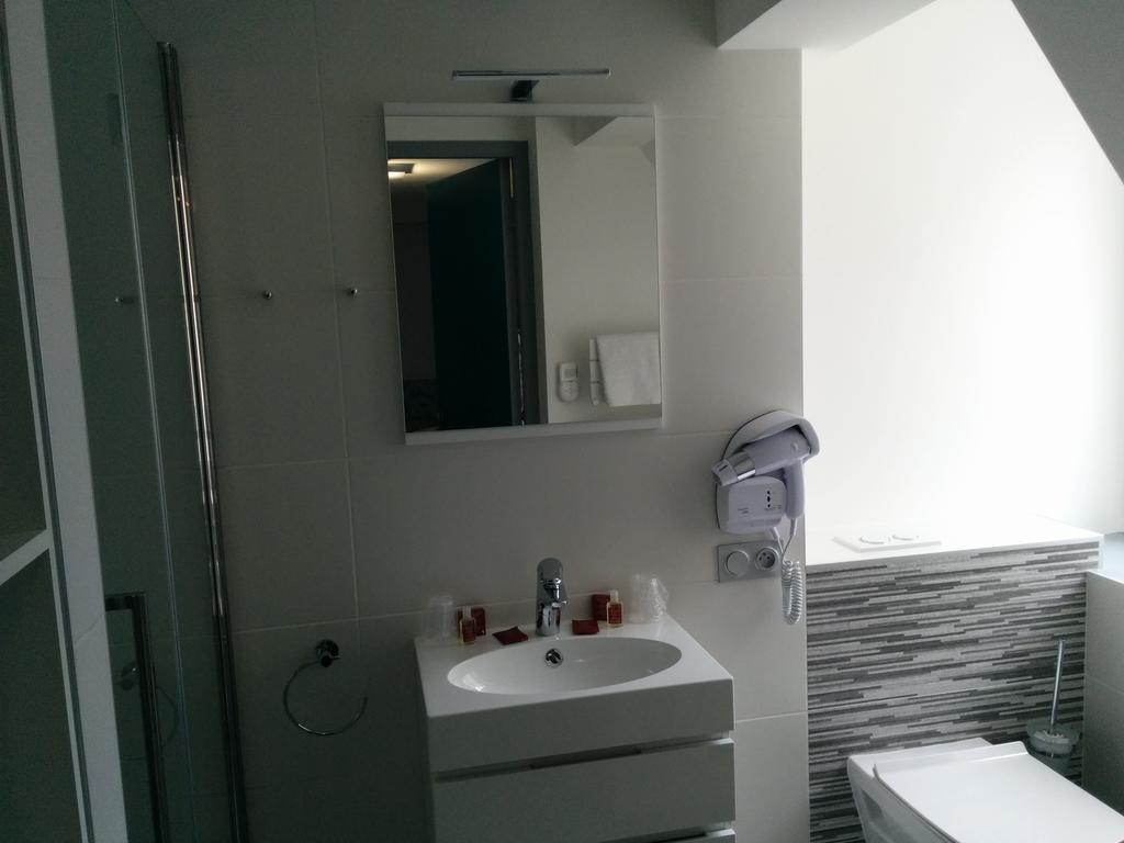 Hotel De La Grotte 엑스레뱅 외부 사진